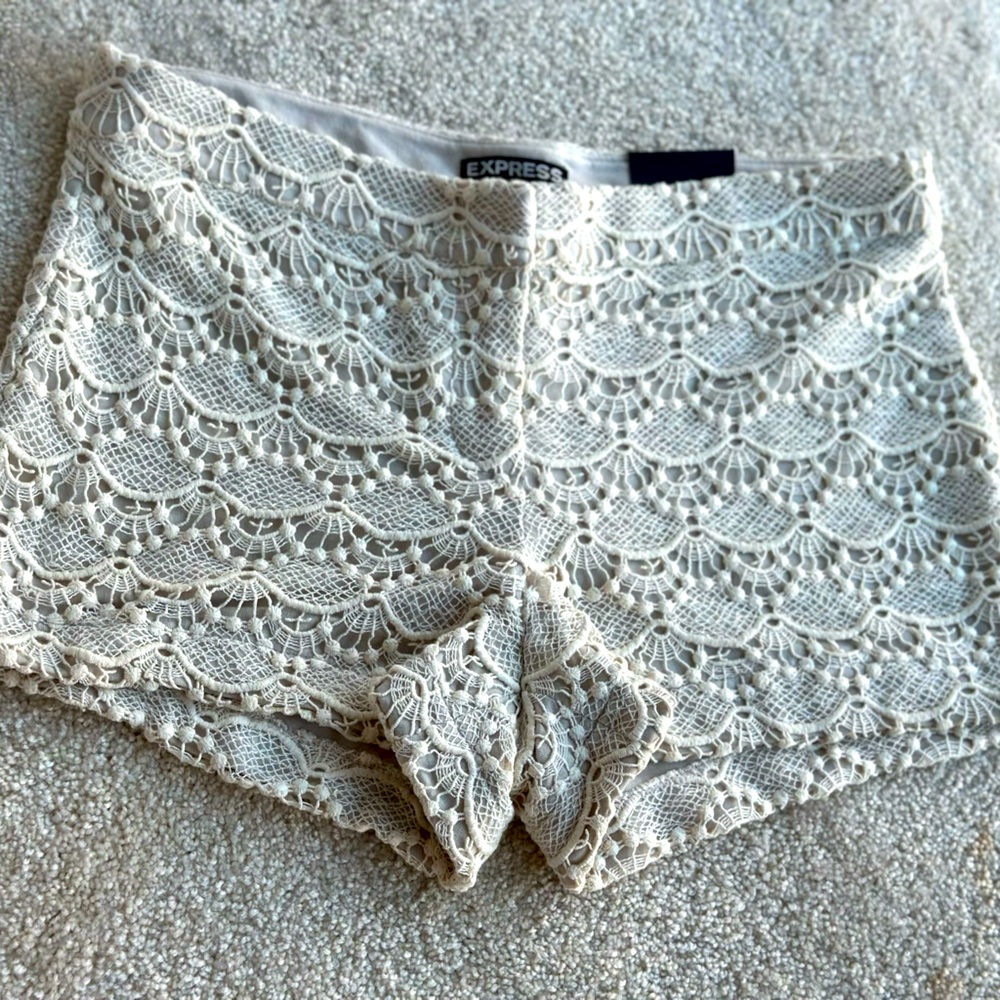 BRAND NEW - Express - Ivory Shorts - Lace detail